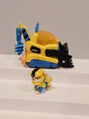 Paw Patrol Sea Patrol Rubble Transforming Vehicle and Figure Set